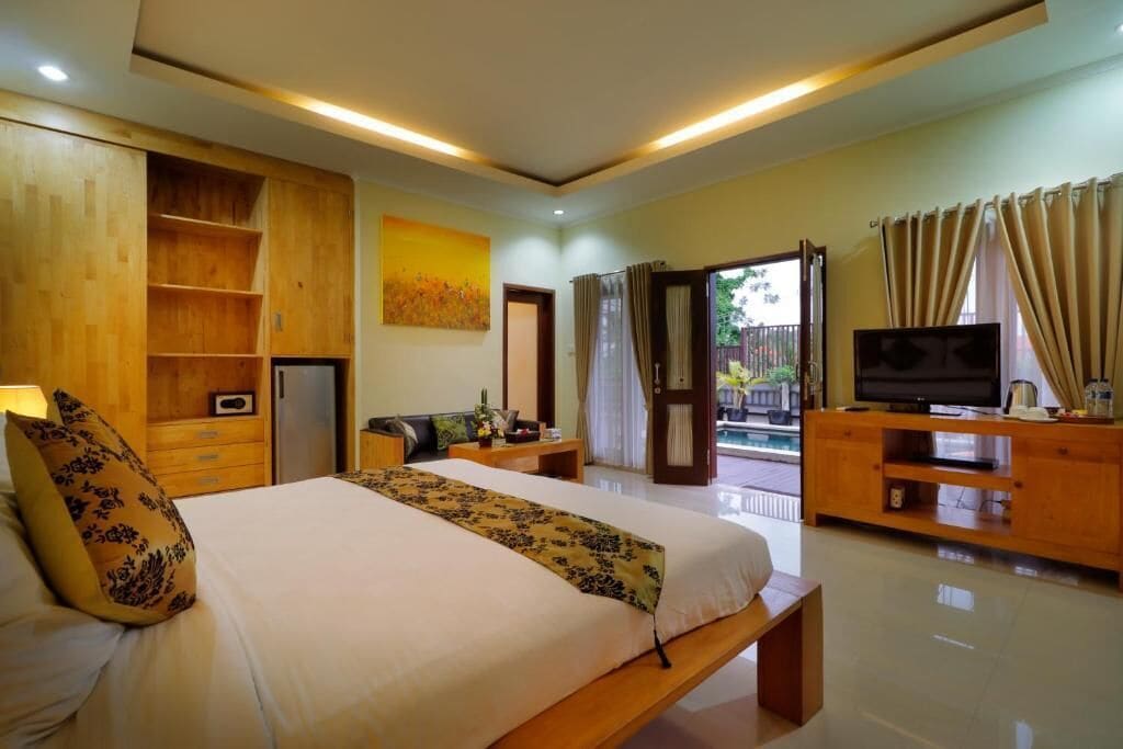 Villa, 2 Bedrooms, Pool View | In-room safe, free WiFi