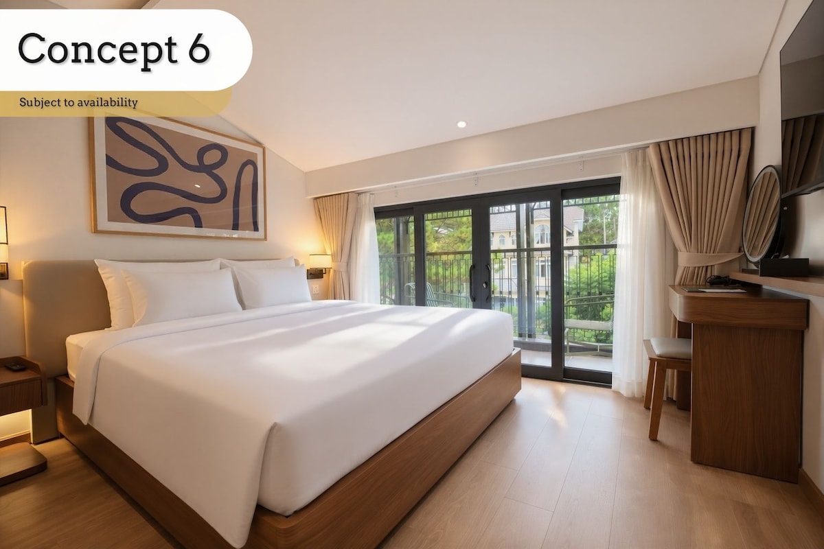 Deluxe Double Room, Balcony | Minibar, in-room safe, desk, blackout drapes