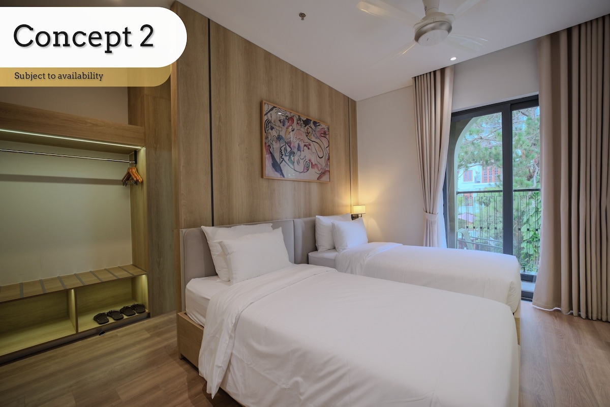 Deluxe Twin Room, Balcony | Minibar, in-room safe, desk, blackout drapes