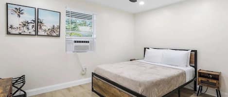 2 bedrooms, iron/ironing board, free WiFi