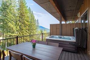 Outdoor dining - New! Ski-In/Ski-Out Chalet | Chair 3 | Hot Tub | Slopes View | Sleeps 8 (Whitefish)