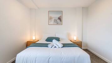 2 bedrooms, iron/ironing board, WiFi, bed sheets