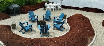 Boutique 3-bedroom cottage, 2 separate units located in Waterford close to beach