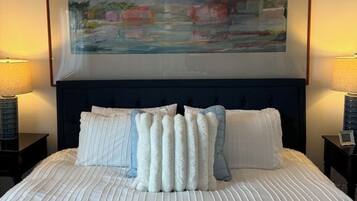 3 bedrooms, iron/ironing board, WiFi, bed sheets