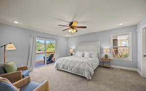 6 bedrooms, free WiFi, bed sheets, wheelchair access - "Hidden Legacy" Lakefront 5-bed/4 Bunk/4.5 Baths w/ private dock on Norris Lake! (LaFollette)