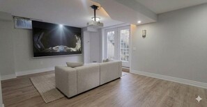 Interior - 2-bedroom Basement apartment close lake Ontario-south shell beach (Oakville)