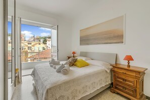 Internet, bed sheets - La Maison Di Amilcare, Sanremo, Italy (Sanremo)