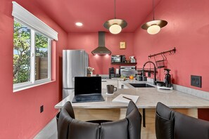 Private kitchen - Casa Flamingo - Basecamp for Gorge Adventures (Cook)