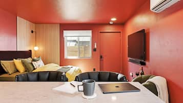 1 chambre, fer et planche à repasser, Wi-Fi, draps fournis