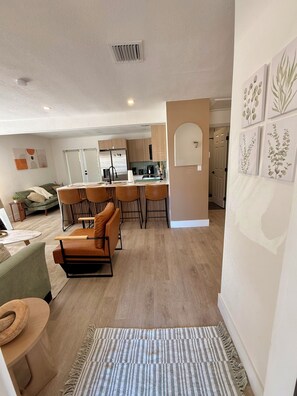 Living area - Modern 2 Bedroom Home in the Heart of Downtown Oakland Park (Oakland Park)