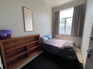 Basic-Doppel- oder -Zweibettzimmer