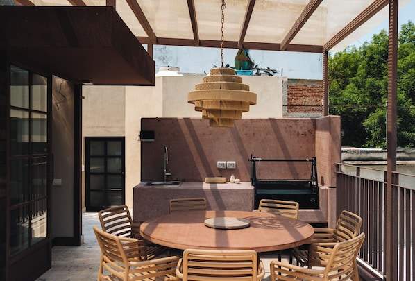 Outdoor dining - Casa del Parque (Mexico City)