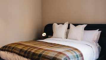 Luxury House | In-room safe, laptop workspace, free WiFi