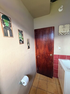 Interior - Cozy beach house - 5 minute walk to the fabulous Playa San Blas 3 rooms with AC (Playa San Blas)