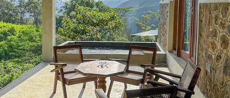 Chalet luxueux, vue sur la montagne | Restauration en plein air