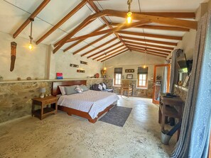 Luxury Chalet, Mountain View | Desk, laptop workspace, free WiFi - Unseen Knuckles Eco Boutique  (Tawalanthanna)