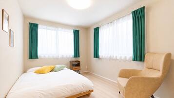 Escrivaninha, cortinas blackout, Wi-Fi de cortesia