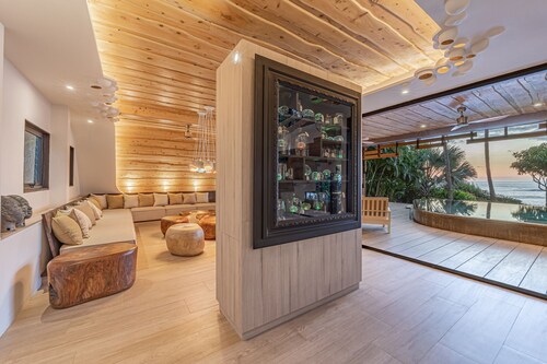 Odisea Retreats - Oceanfront Luxury Villa