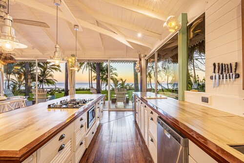 Odisea Retreats - Oceanfront Luxury Villa