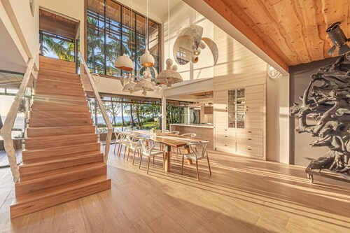 Odisea Retreats - Oceanfront Luxury Villa