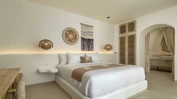 Vila Mewah, 2 kamar tidur, kolam renang pribadi, pemandangan kolam renang | Brankas, meja kerja, ruang kerja ramah laptop, dan tirai kedap cahaya