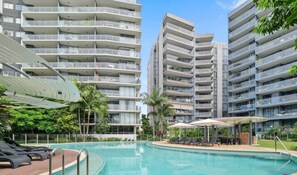 Pool - Luxury West End Apartment - Pool • Gym • Parking (West End)