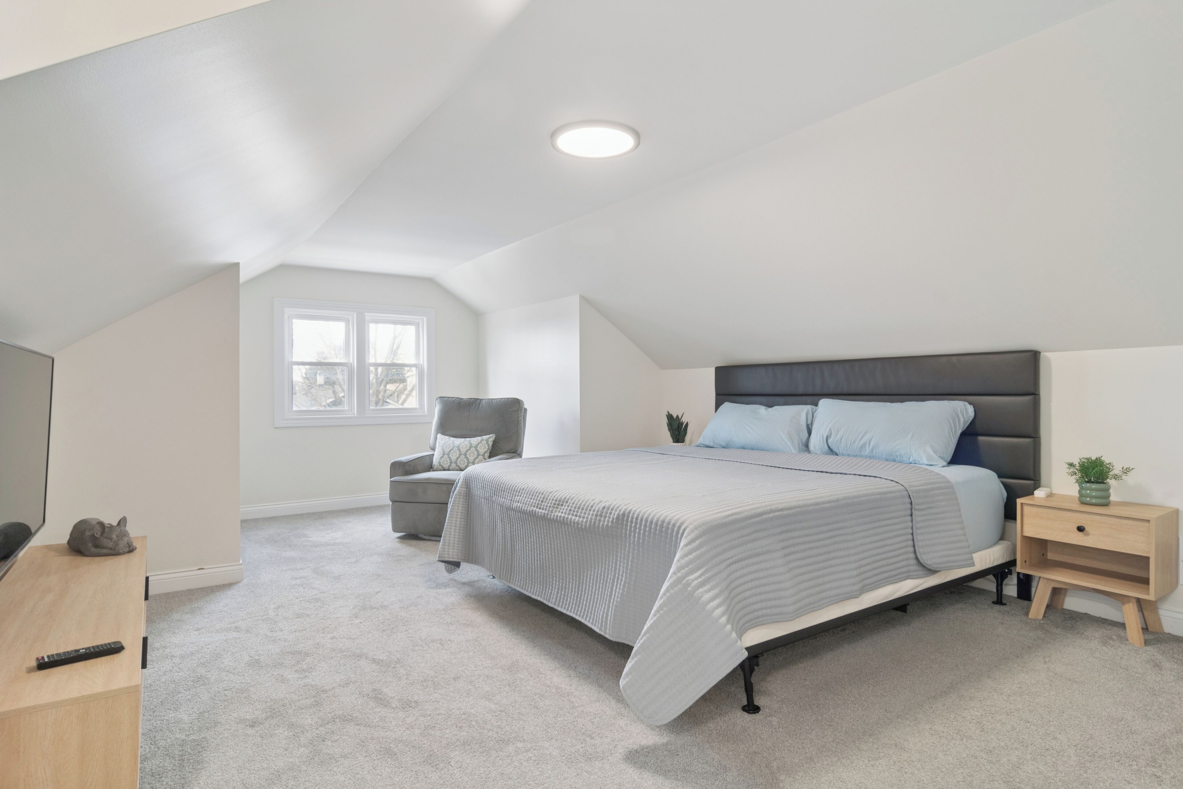 5 bedrooms, WiFi, bed sheets