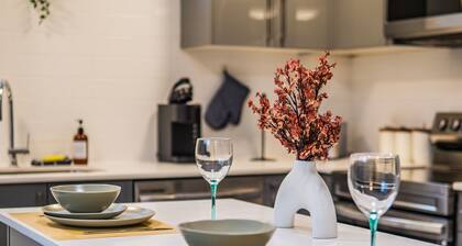 2BR Cozy Niagara Falls Escape/ Walk to Falls/Casino