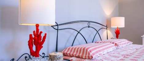 4 bedrooms, bed sheets