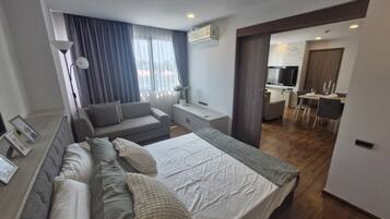 Deluxe Quadruple Room, Balcony, Mountain View