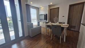 Dining - Stasia Residences Sriracha (riracha Subdistrict)