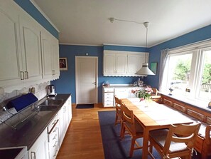 Fridge, microwave, oven, dishwasher - Buntes Schwedenhaus Lillebror by Interhome (Fågelfors)