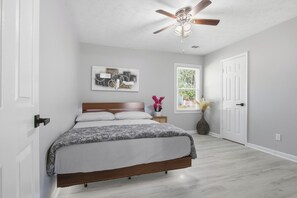 Room - Luxury Modern Ranch & Newly Renovated (Atlanta)