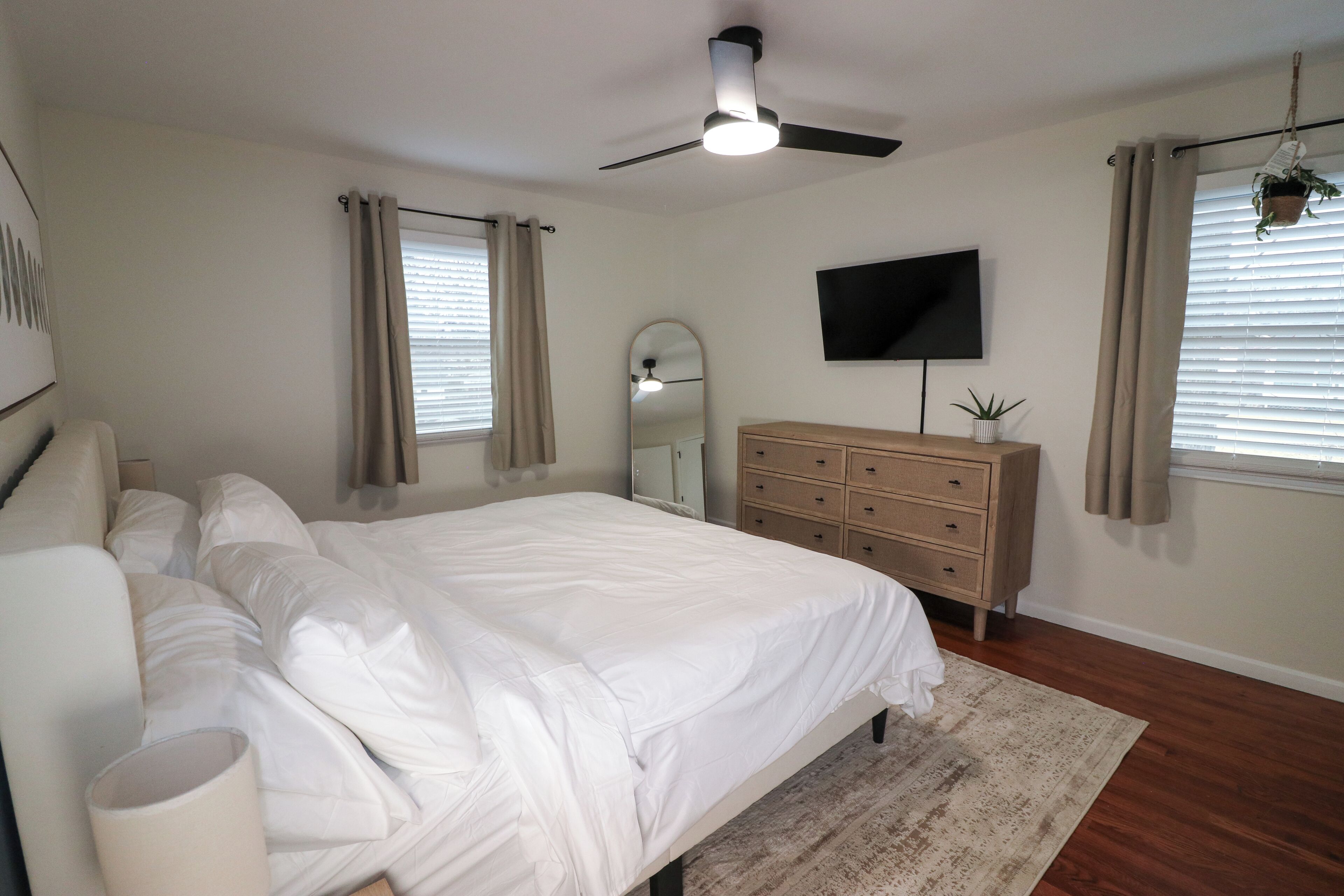 3 habitaciones, tabla de planchar con plancha y wifi gratis 