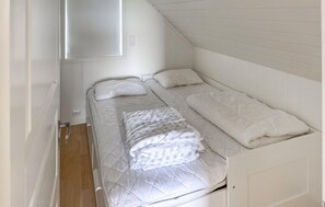 2 bedrooms, free WiFi - Amazing home in Vanse with house sea view (Vanse)