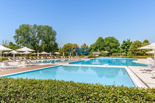 Jesolo Golf Club °swimming pool + golf course°