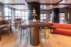 Lobby - Bright 1BR Apt Skyline Views Pool Gym Near Casino (Southbank)