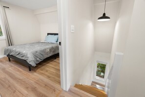 2 Schlafzimmer, Schreibtisch, Reisekinderbett, kostenloses WLAN