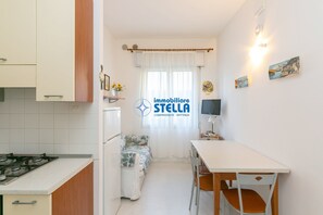 Microwave, cookware/dishes/utensils - Ca' Lorenzon # Caorle beach # (Caorle)