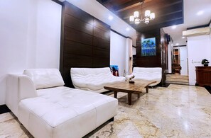 Villa, 4 Bedrooms, Sea View | Interior