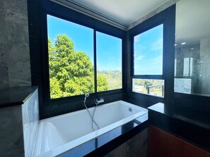 Villa, 4 Schlafzimmer, Meerblick | Badezimmer