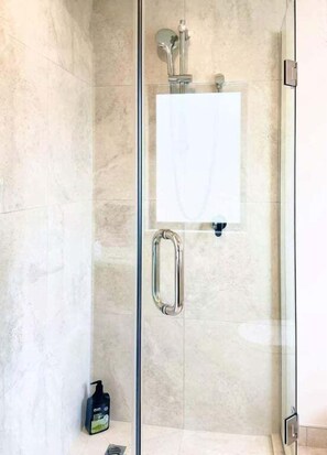 Hair dryer, towels, shampoo, toilet paper - Central Christchurch Sweet Home (Christchurch)
