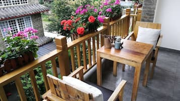 Double Room, Balcony, Garden View | Outdoor dining