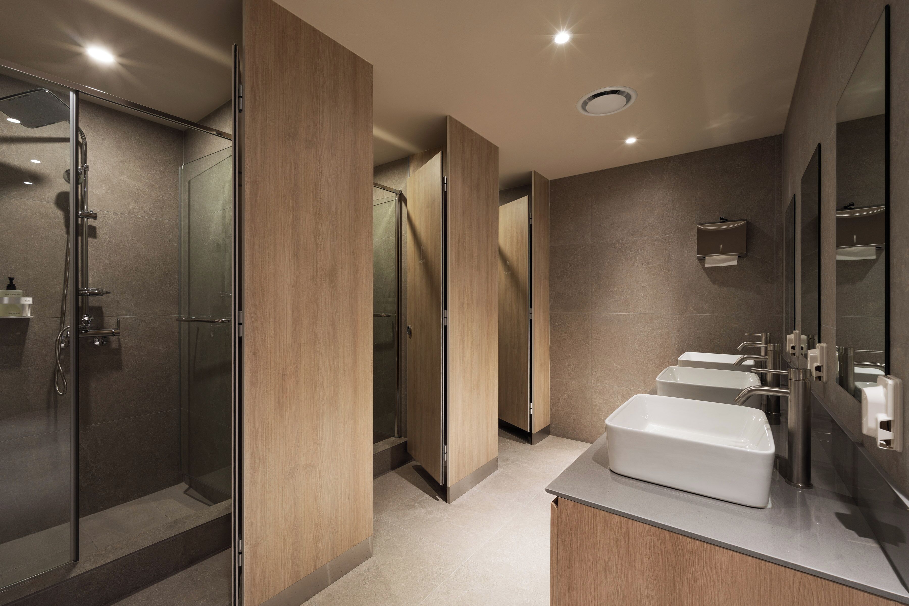 Standard Single Room, Men only | Bathroom | Shower, hair dryer, towels, shampoo