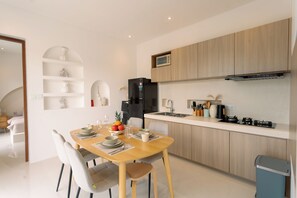Standard Villa, Pool View | Dapur peribadi