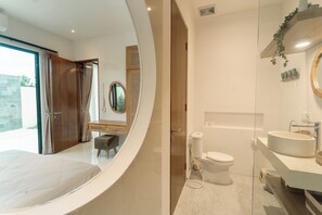 Vila standard, vista para a piscina | Banheiro