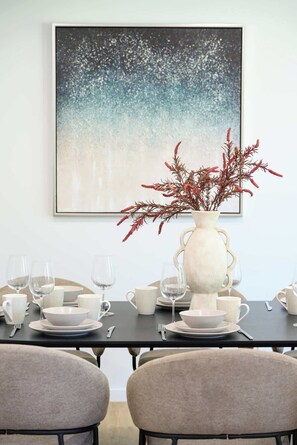 Dining - Spacious 4BR Home Near Tuggerah Lakes (The Entrance)