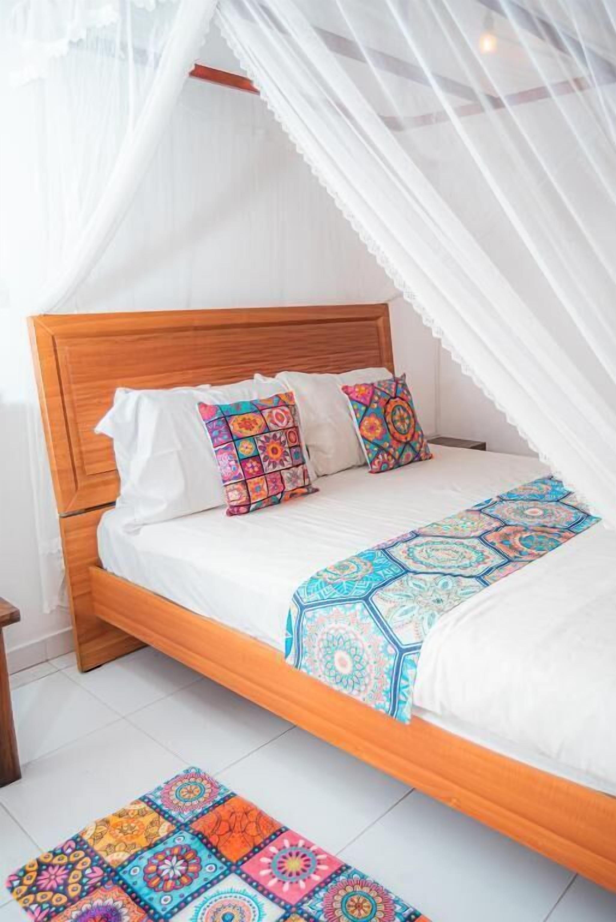 Suite, Courtyard View