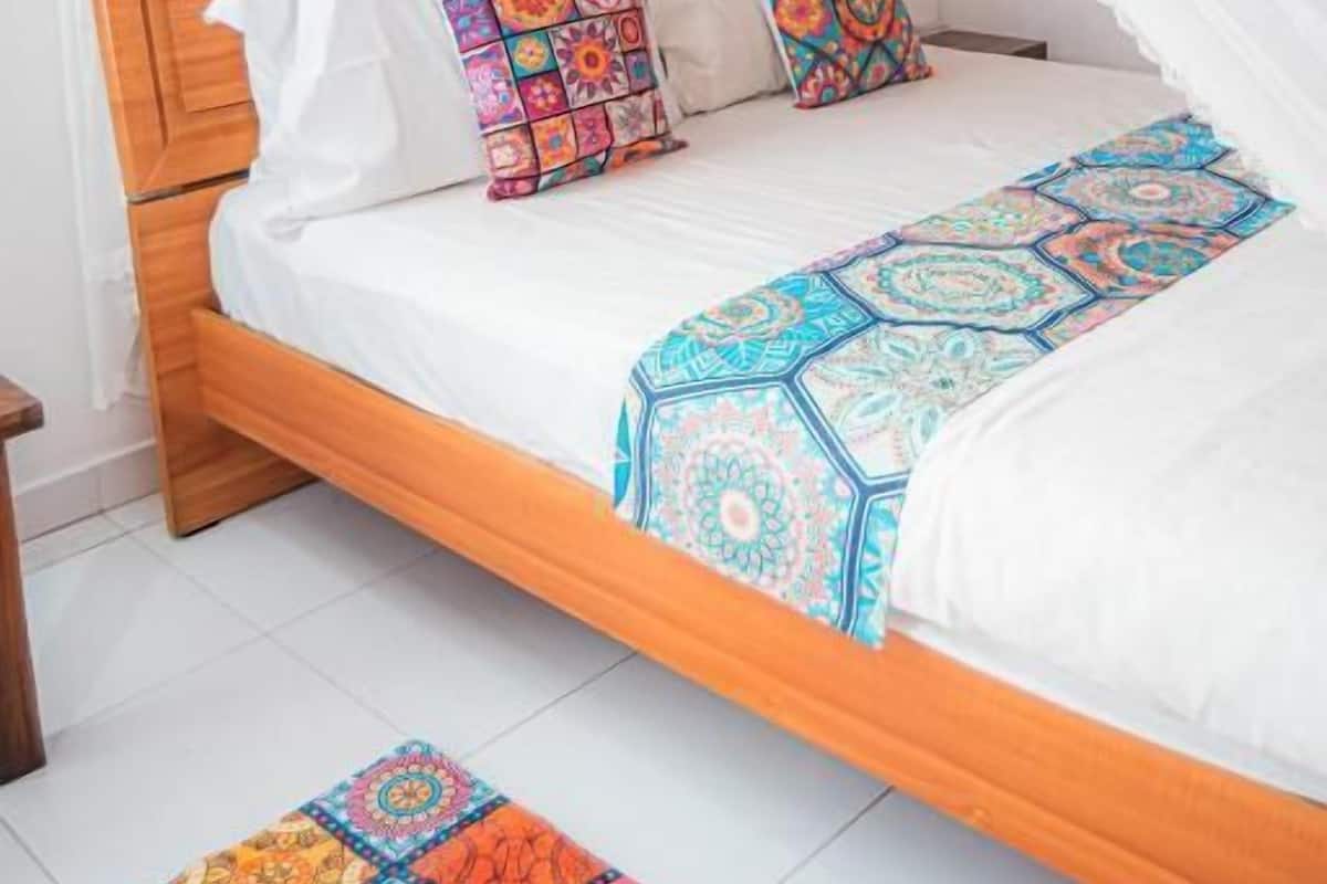 Suite, Courtyard View