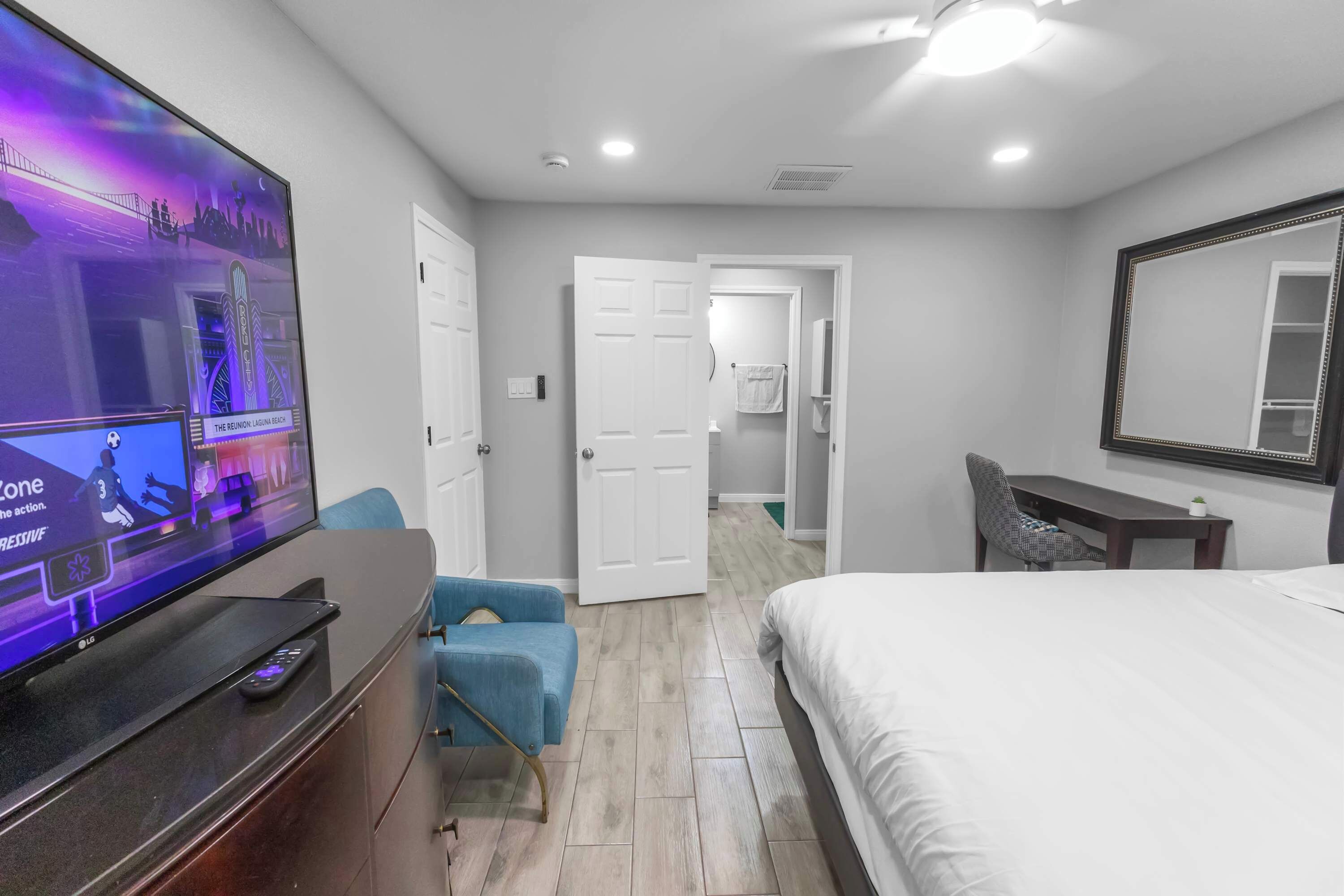 4 habitaciones, escritorio, tabla de planchar con plancha y wifi 